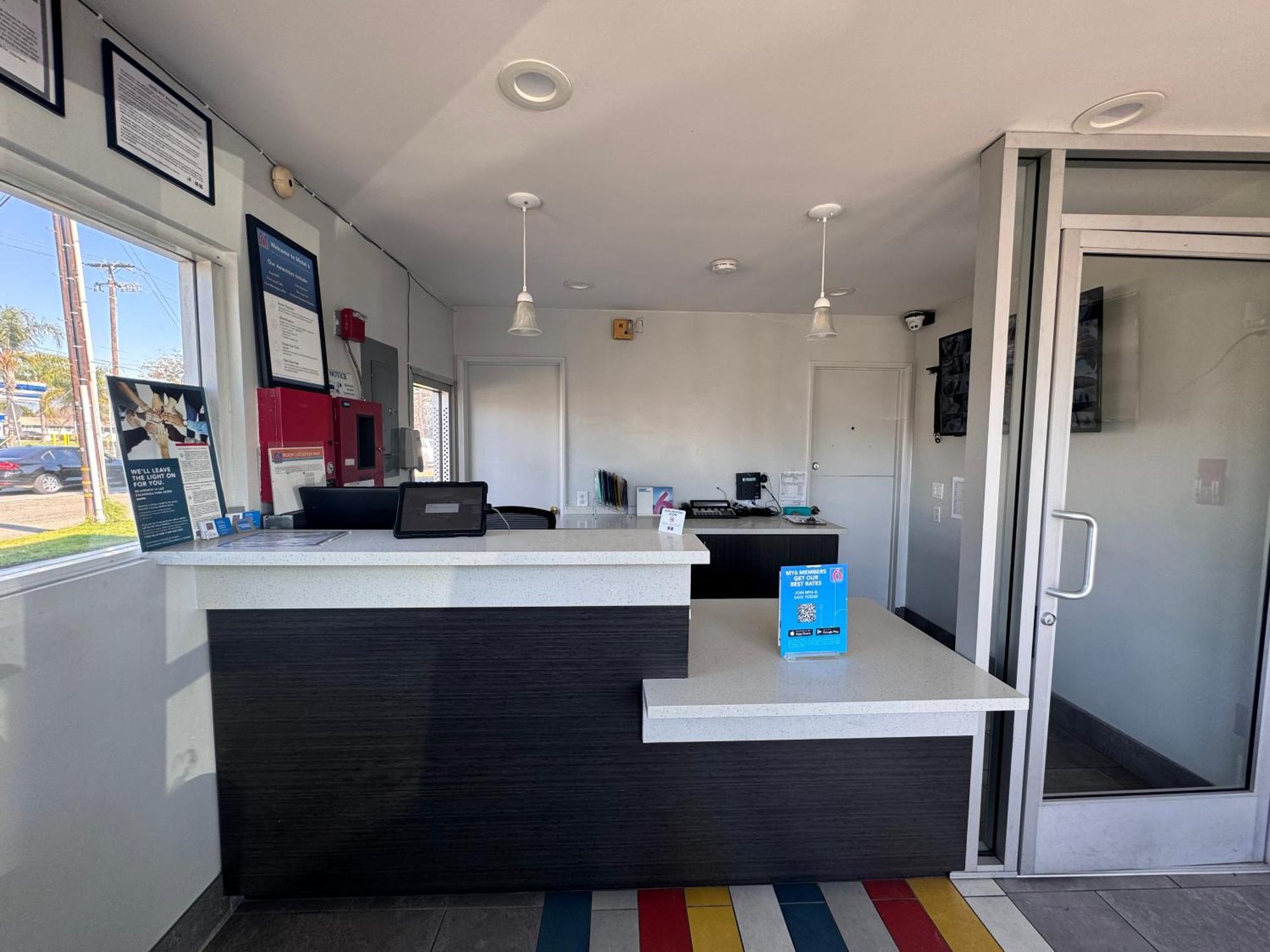 Motel 6 Ontario Airport Exterior photo