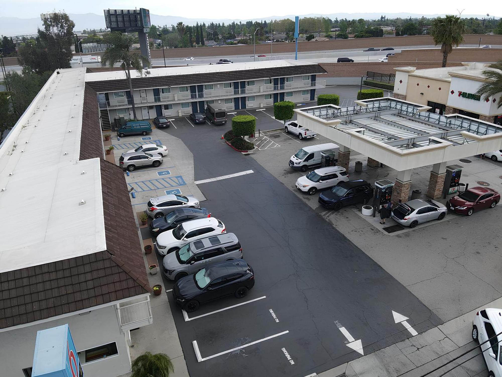 Motel 6 Ontario Airport Exterior photo