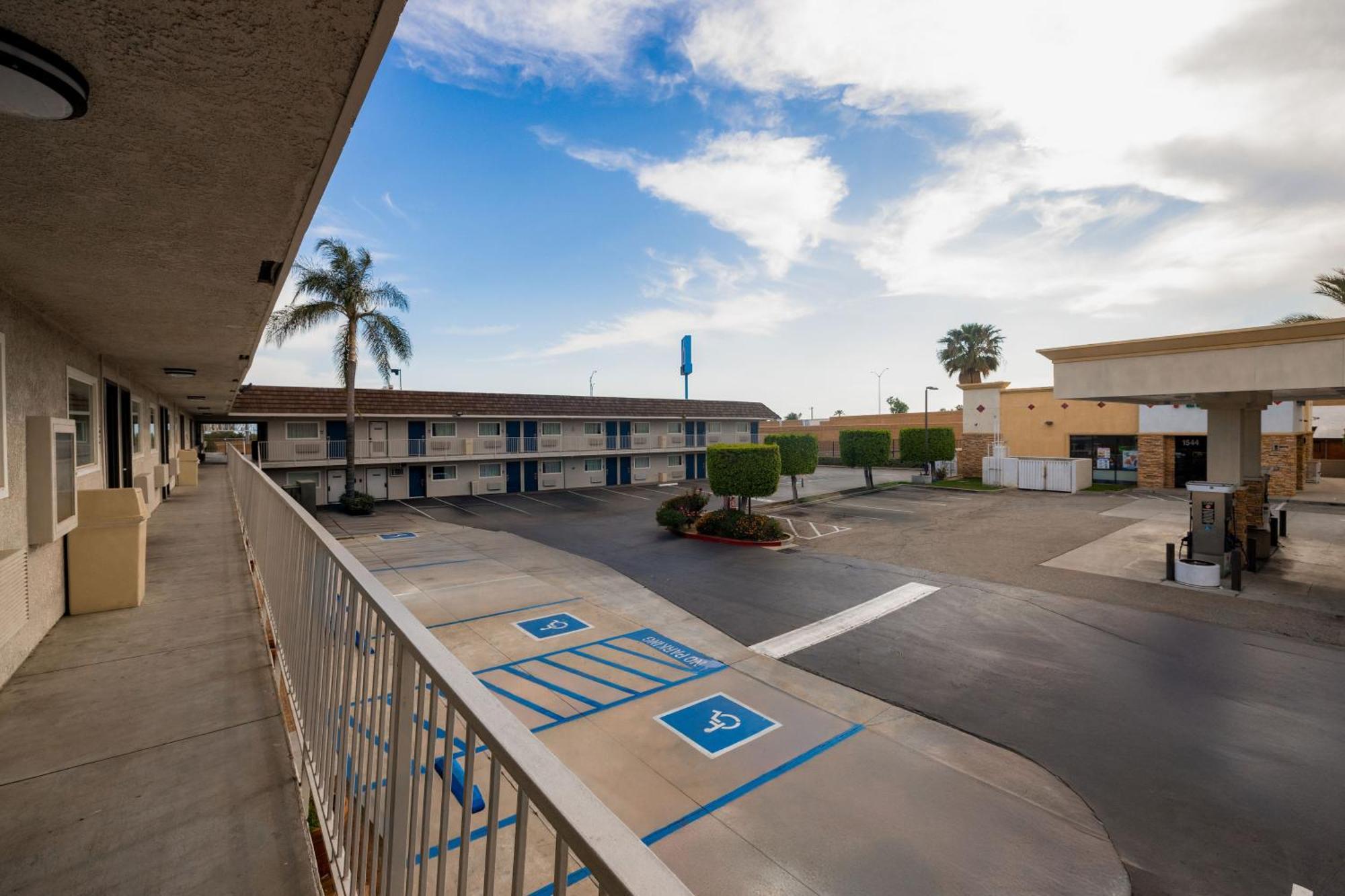 Motel 6 Ontario Airport Exterior photo
