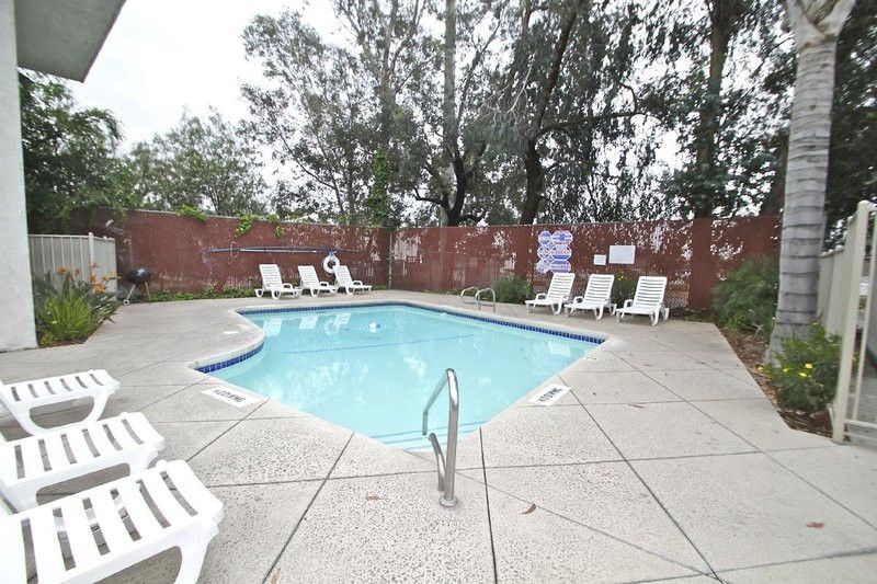 Motel 6 Ontario Airport Exterior photo