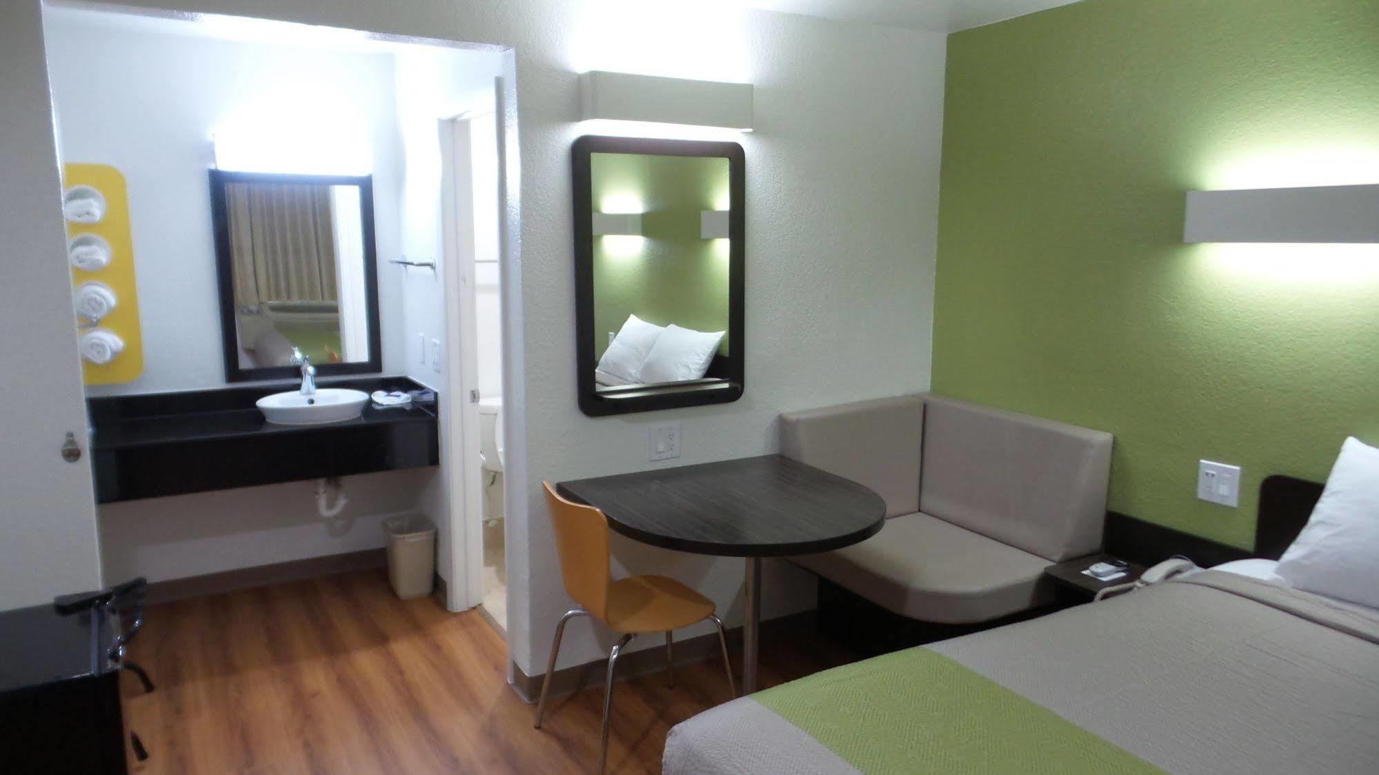Motel 6 Ontario Airport Exterior photo
