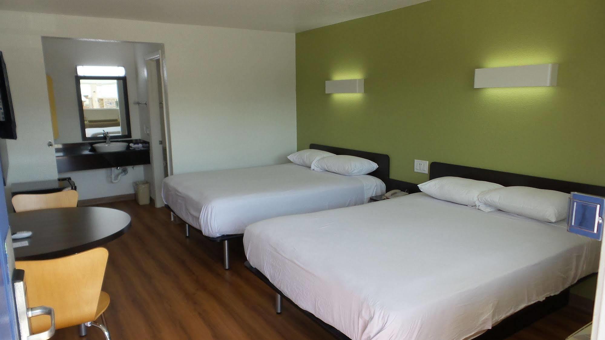 Motel 6 Ontario Airport Exterior photo