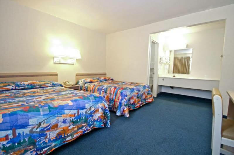Motel 6 Ontario Airport Exterior photo